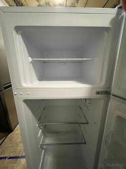 Kompaktní Candy lednice – malá, ale šikovná - 4