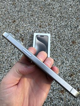 IPhone 15 pro - baterie 100% natural - 4