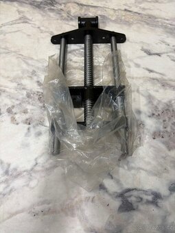 Masivní mechanický stahovák (232) - 4