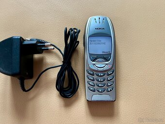 Nokia 6310 a Nokia 6310i - 4