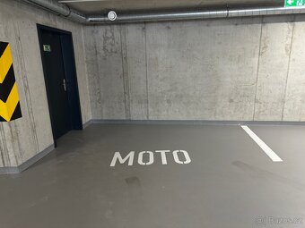 Garážové stání pro moto - 4