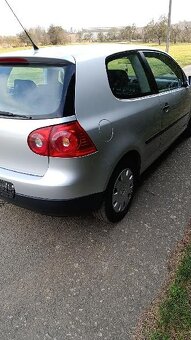 VW Golf 5 1.4 - 4