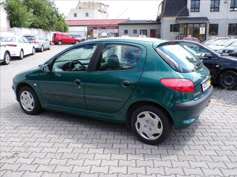 Peugeot 206 1,1 i KLIMATIZACE-HNED ODJÍŽDÍTE - 4