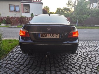 BMW 530 xDrive TOP STAV 164 000 km,garážované - 4
