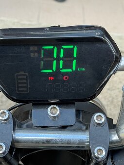 Elektro skútr X-Scooter 1.2 kW – pojízdný, 309 km - 4