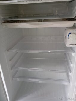 ✅ Malá lednice Samsung SRG-148 – 124 l - 4
