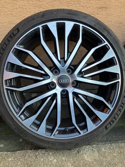 Audi R20 4G0601025CR - 4