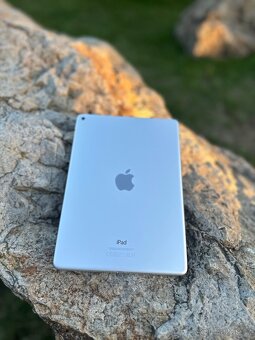 Apple iPad Air 2 A1567 - 4