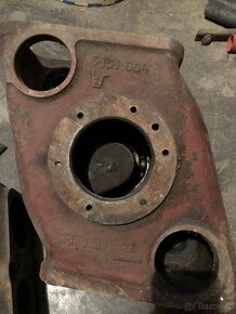 Obal přední převodovky na sběrací vůz NTVS 40 - 4