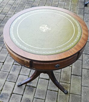 Kulatý starožitný stolek třeba pro telefon - 4