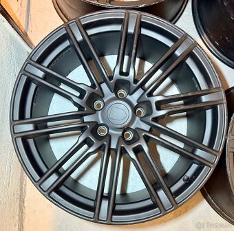 Porsche 21" 4ks alu disky. Porsche GTS Spider - 4