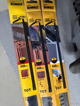 DEWALT Aligator DWE397-QS - 4