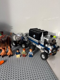 lego jurassic world 75929 - 4