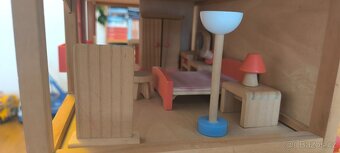 Dřevěný domeček pro panenky - 4