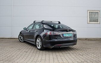 Tesla Model S 85 Free Supercharger - 4