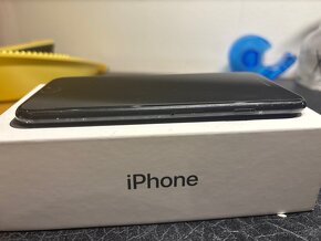 iPhone se 2020 - 4