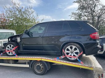 Náhradní díly BMW E70 4.8i černá barva - 4