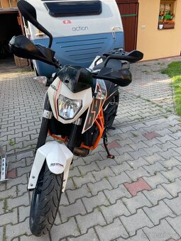KTM 690 Duke - 4