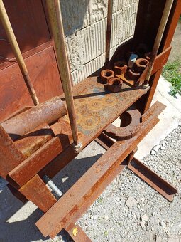 Konstrukce pro hydraulický lis dílenský 50 tun - 4