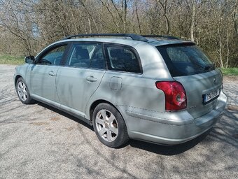 Toyota Avensis 2.0 D - 4