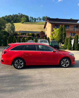 Kia Cee'd 1.6 CRDi Kombi 136k Business Line - 4