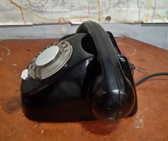 Bakelitový telefon TESLA z roku 1978 - 4