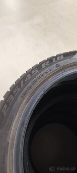 Zimní 235/45/18 Pirelli Sottozero 3 Winter, DOT4222, 7.5mm - 4