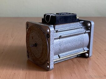 elektromotor MEZ 4W, 48V, 0,5A - 4
