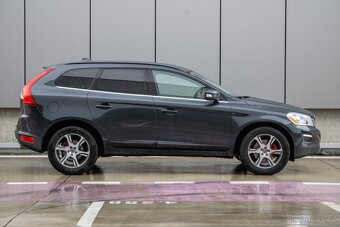 Volvo XC60 D5 (151kW) AWD Momentum Geartronic - 4