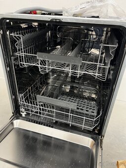 Vestavěná myčka Electrolux ESL5335LO 60cm - 4