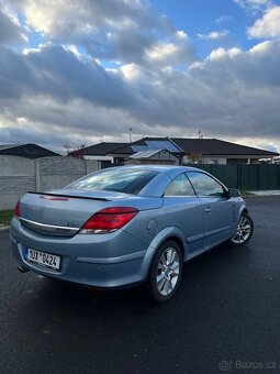 Opel Astra H TwinTop Cabrio - 4