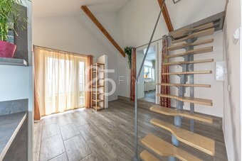 Prodej bytu 3+1+loft - 1/3 rodinného domu se zahradou ve Zví - 4