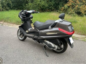 Dily Piaggio X-Evo - 4