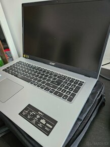 Notebook Acer Aspire 3 Pure Silver - 17,3 palců - 4
