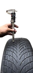 215/40/17 Nokian - zimní - možnost zaslání 853. - 4