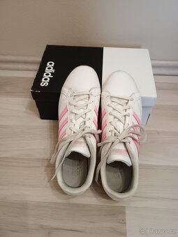 Dámské tenisky bílo-růžové Adidas vel. 40 2/3 - 4