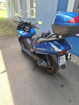 Skútr 400 Honda - 4
