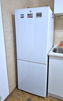 Bílá kuchyňská linka 180 Cm + potravinová skříňka 60 cm - 4