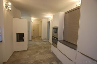 Pronájem bytu 4+1 se zahradou a parkováním - 4