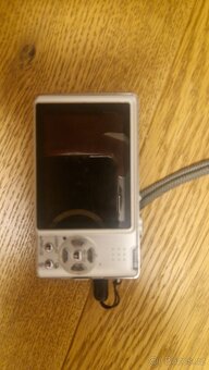 Stříbrný fotoaparát - 4