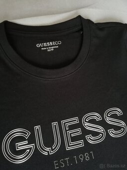Dámské černé tričko Guess - 4