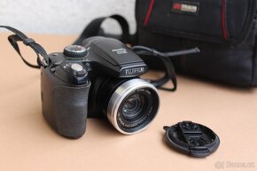 Prodám digitální fotoaparát FujiFilm FinePix S4500 + brašna - 4