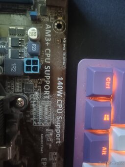 Deska +CPU chladič - 4