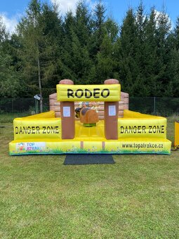 Skákací hrady, skluzavky, kolotoč, rodeo býk - 4
