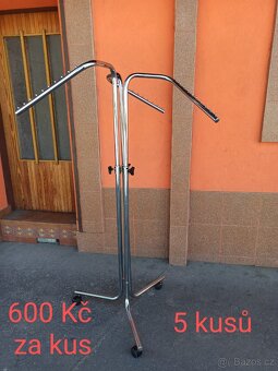 STOJANY NA OBLEČENÍ - 4