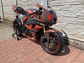 HONDA CBR 600RR - 4