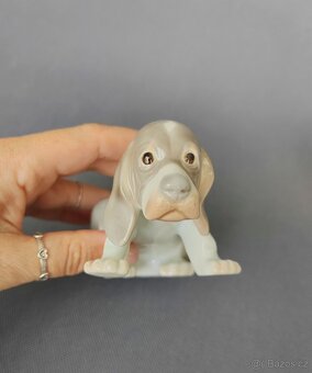 Sedící a smutný porcelánový figurky štěňata Bígl styl Lladro - 4