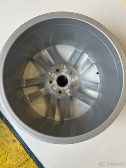 Prodám sadu nových Alu kol Audi,Škoda r17 - 4