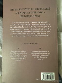 Ve spárech magie Mona Kasten - 4
