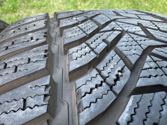 Zimní pneu 235 40 18 Dunlop - 4